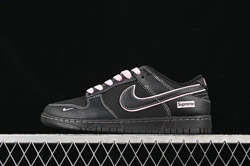 All categories Nk SB Dunk Series Nk SB Dunk Low High-end customized low-top sneakers Nike SB Dunk Low Supreme co-branded all black rice noodles High-end customized low-top casual sneakers QW5836-014